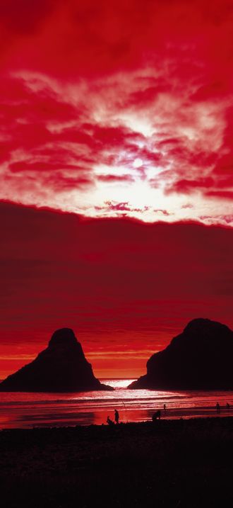 Sunset on the rocky Oregon coast