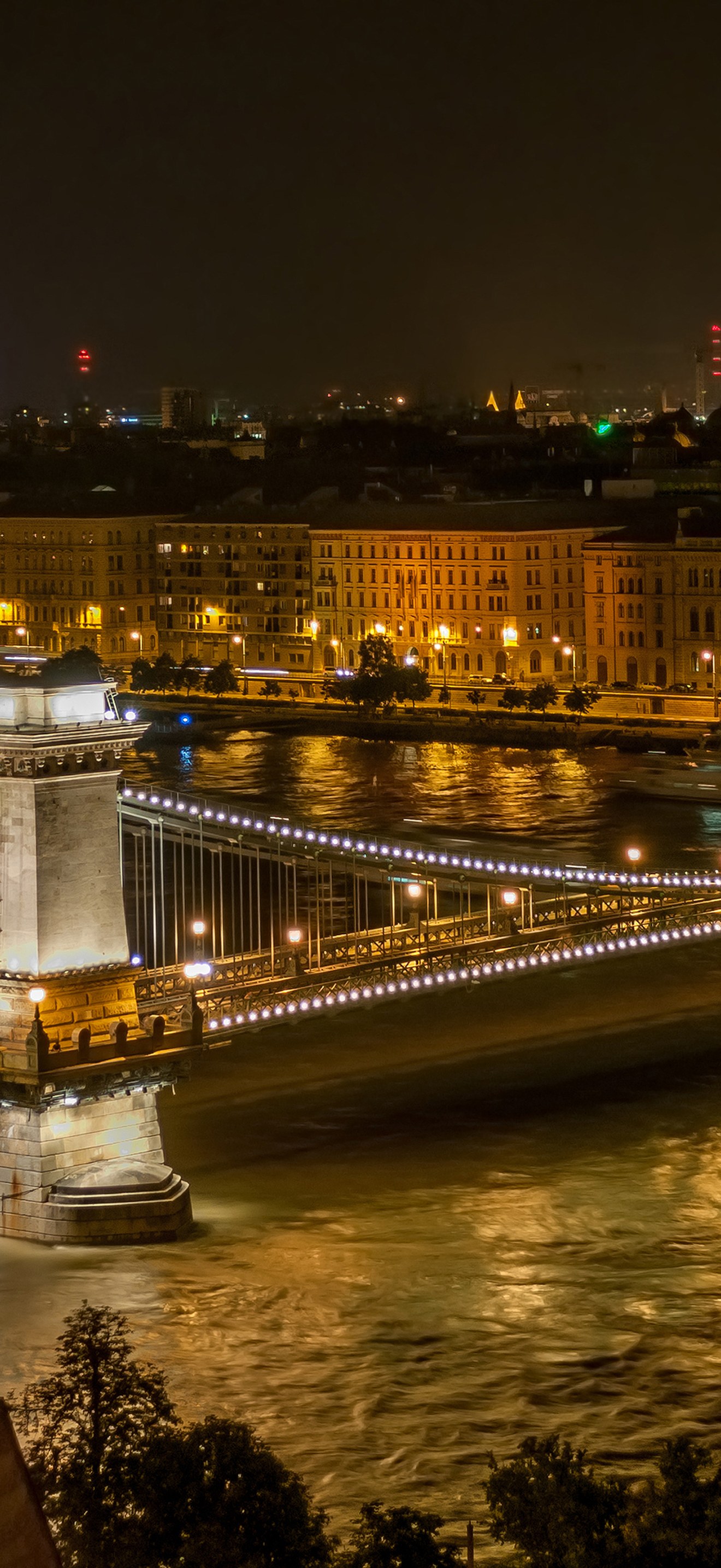 Széchenyi Chain Bridge in Budapest at night