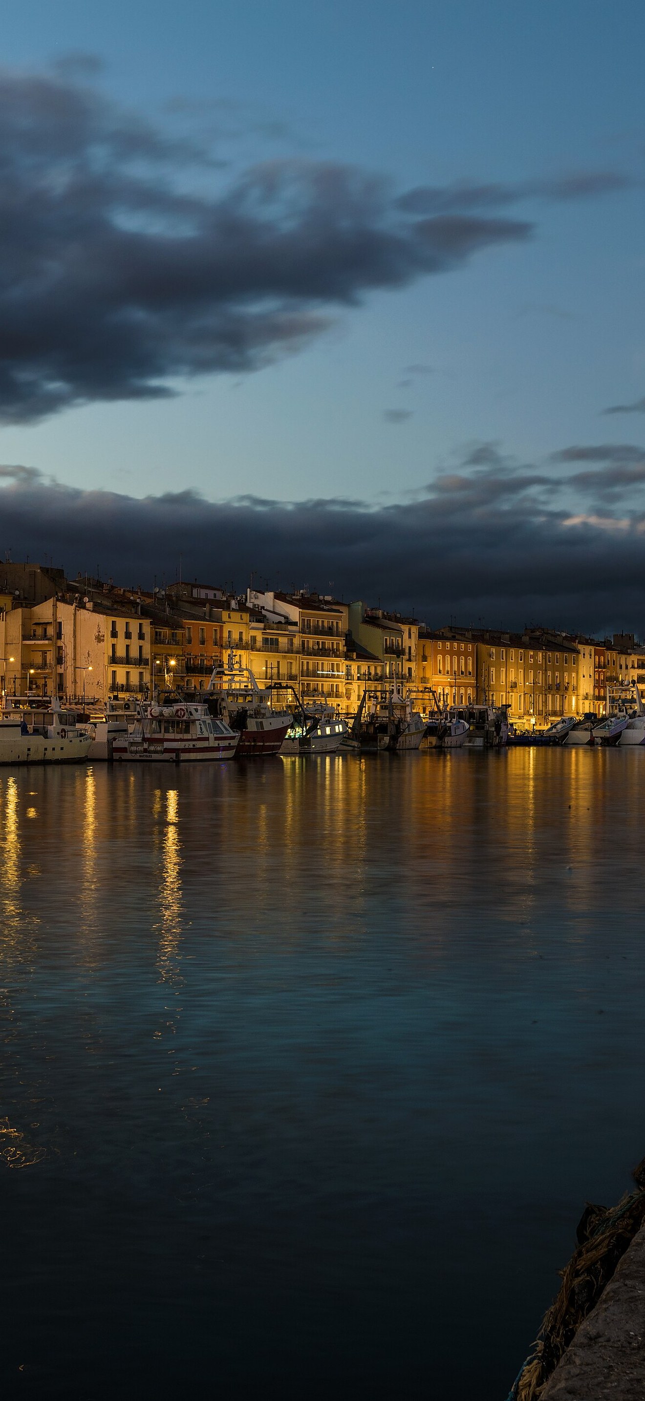 Canal de Sète juste avant crépuscule