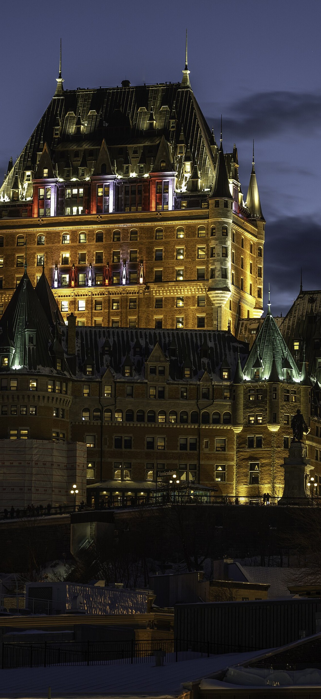 Château Frontenac at night, Quebec City (00123 21)