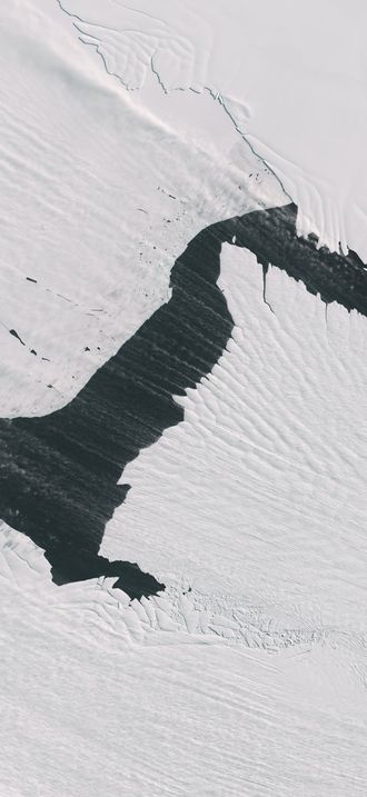 Streaming Snow and “Sea Smoke” (153509 - oli 20241010 lrg)
