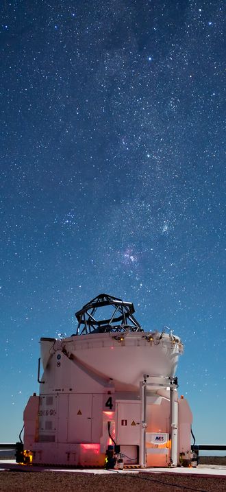 Starlight shines brightly above Paranal