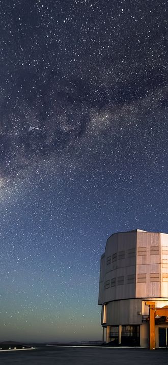 Milky Way emerges as Sun sets over Paranal