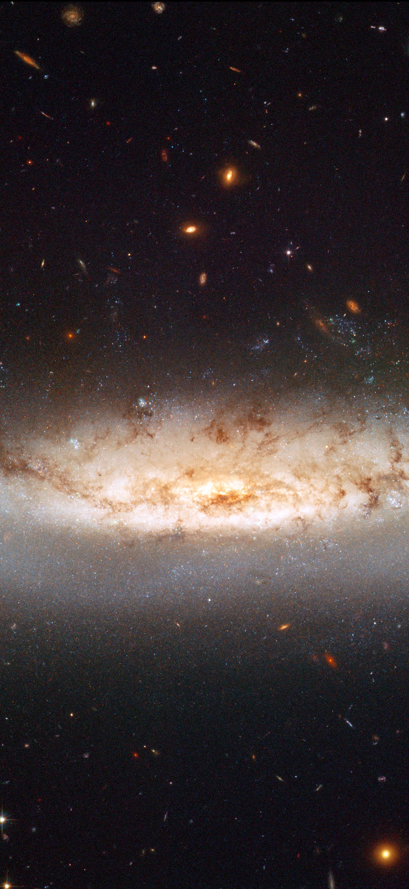 Hubble views NGC 4522