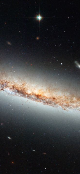 Hubble views NGC 4402