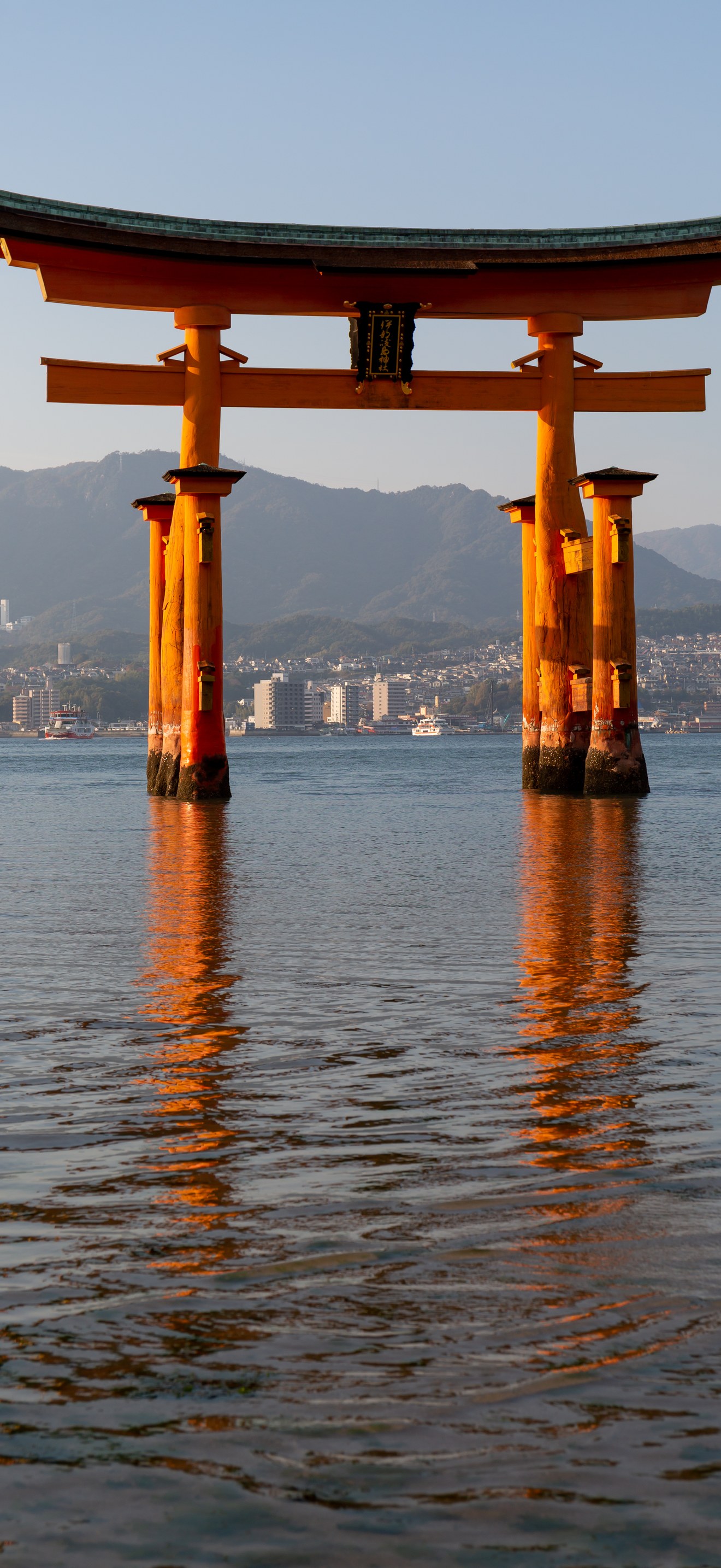 Itsukushima Shrine torii-1