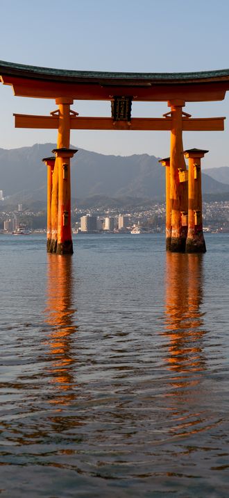 Itsukushima Shrine torii-1