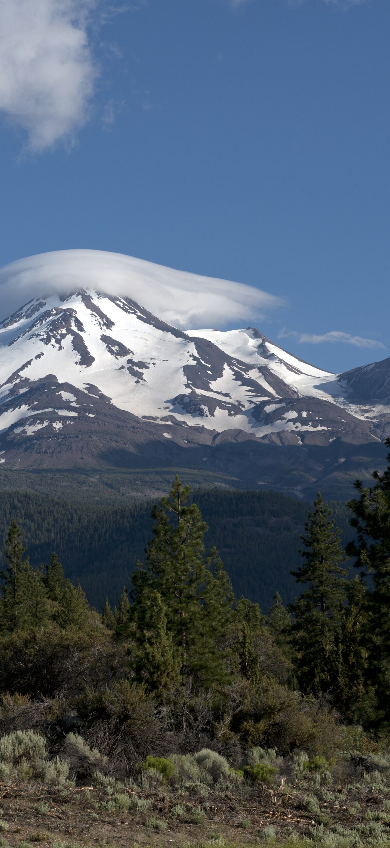 Mount Shasta, is located at the southern end of the Cascade Range in Siskiyou County, Cali