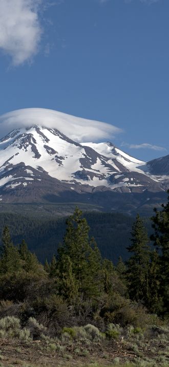 Mount Shasta, is located at the southern end of the Cascade Range in Siskiyou County, Cali