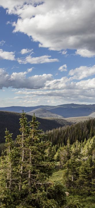High-country views in Rocky Mountain National Park in the Front Range of the spectacular a