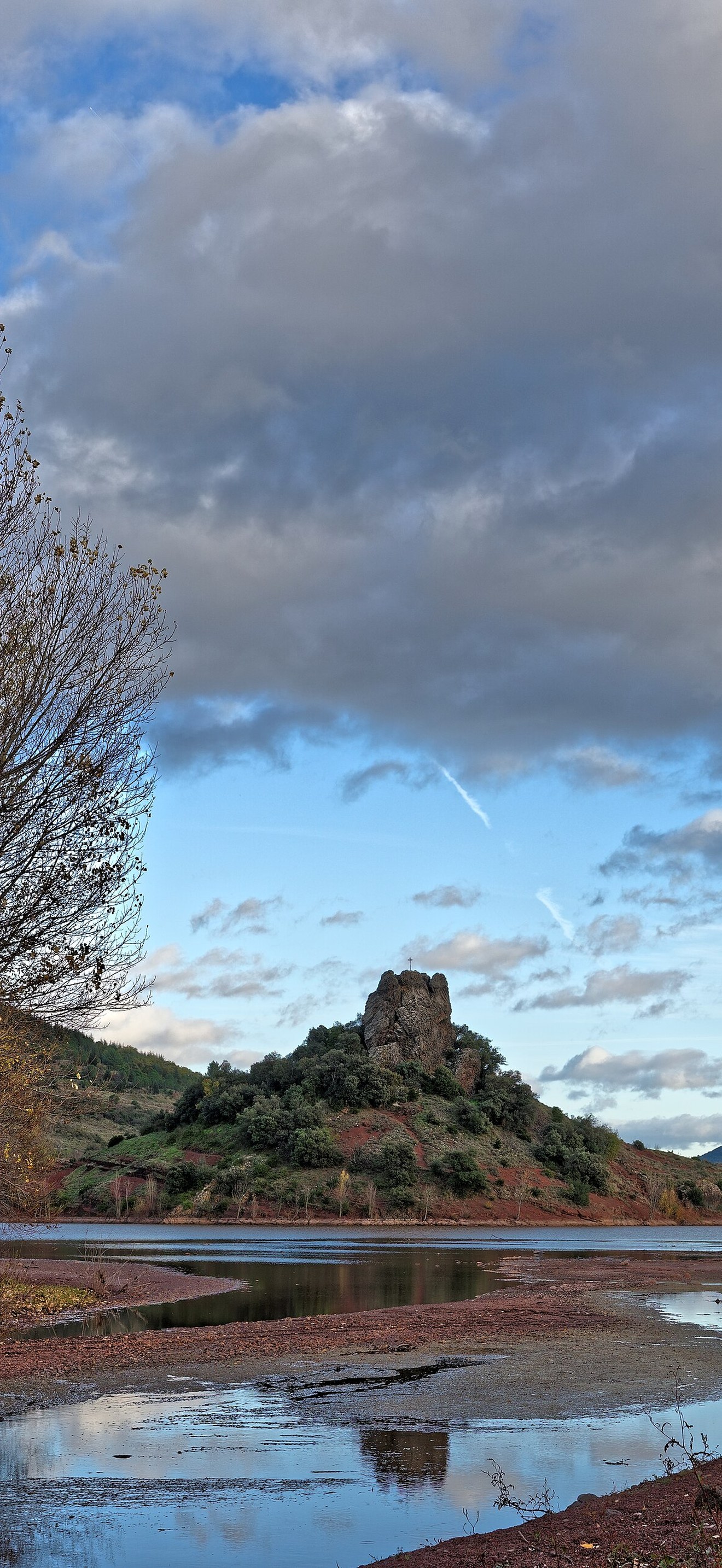 La Roque, Salagou Lake 02
