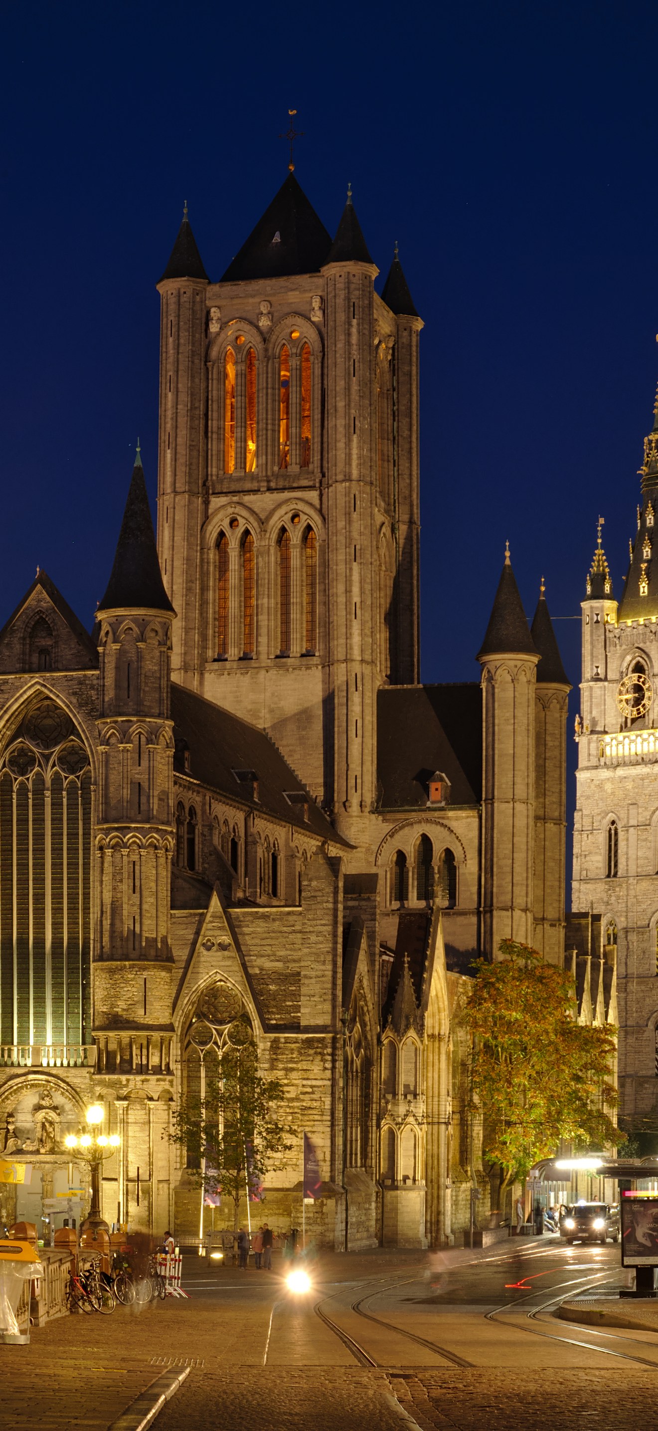 Sint-Niklaaskerk and the belfry of Ghent ()