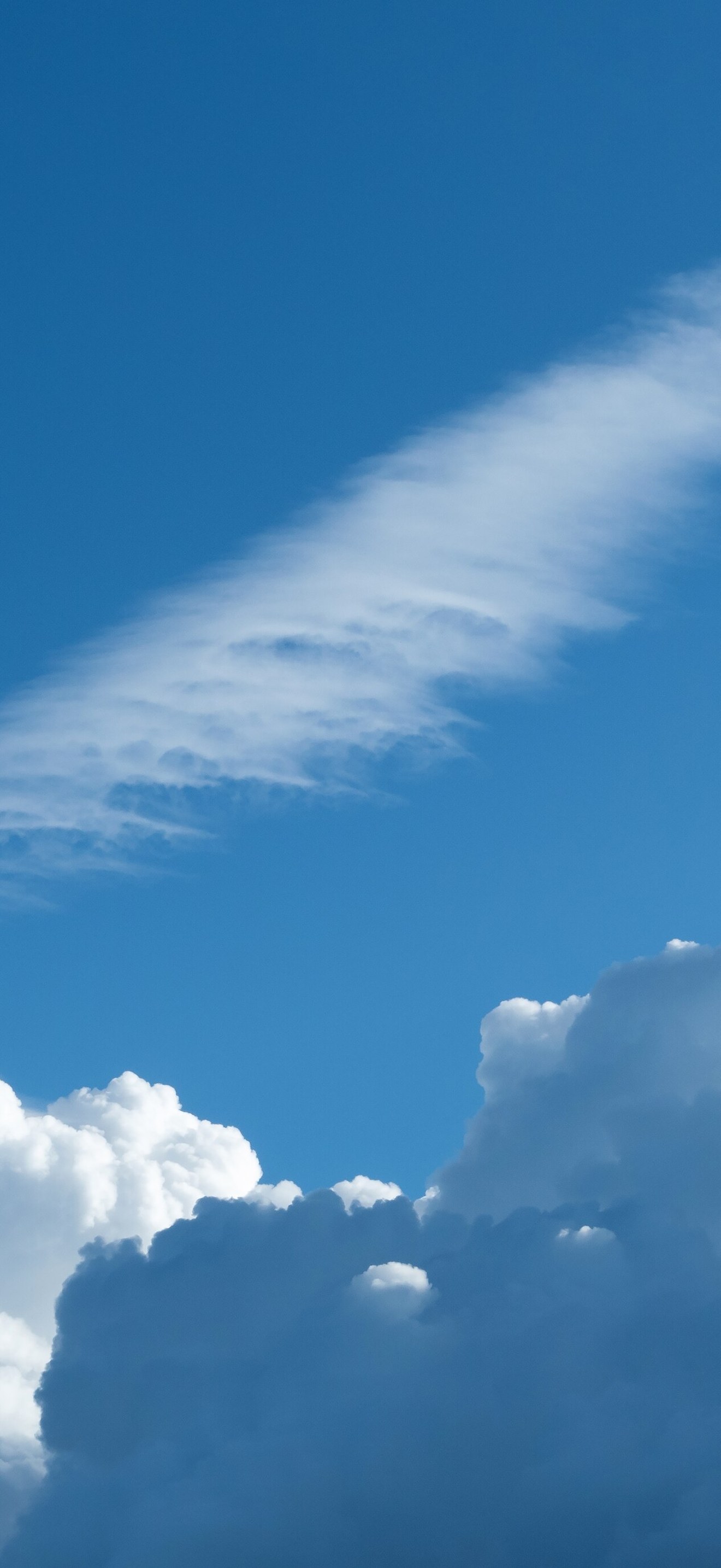 Cumulus congestus and cirrus fibratus over Gåseberg