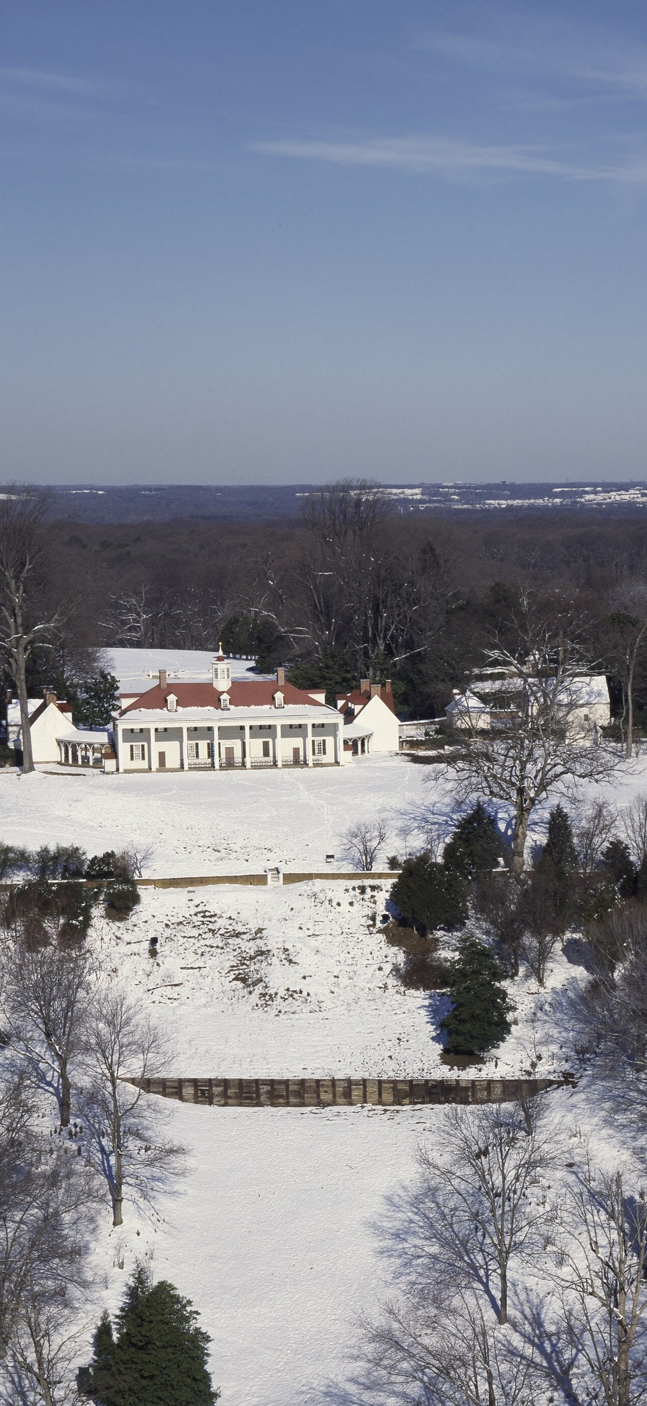 Aerial of snow covering Mount Vernon, Virginia